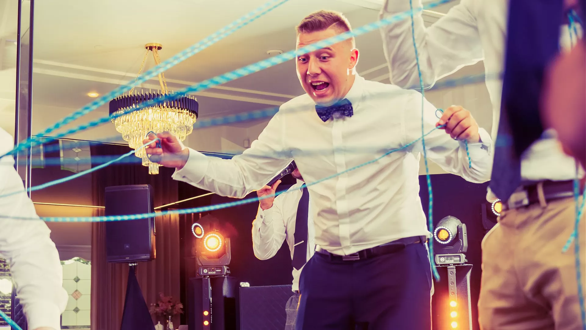 Spontaniczna sytuacja podczas zabawy weselnej